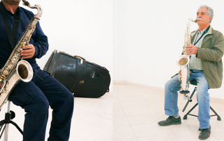 A chair designed specifically for saxophonists. - The SaxSeat